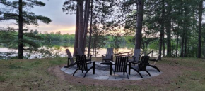 Nordvann Cabin - Cozy lakefront cabin on ATV,UTV, Snowmobile trails with Game Room and Firepit